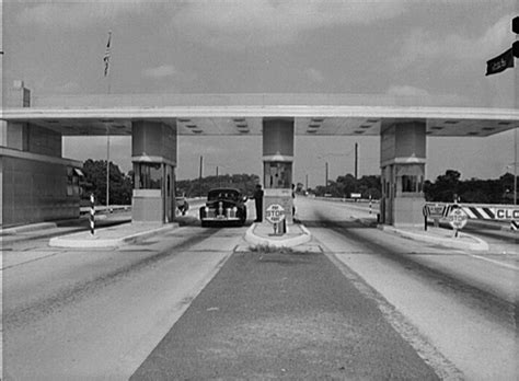 what is a turnpike road.
